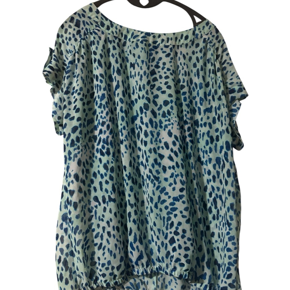 a.n.a Blue and White Flutter Sleeve Blouse shear blouse
